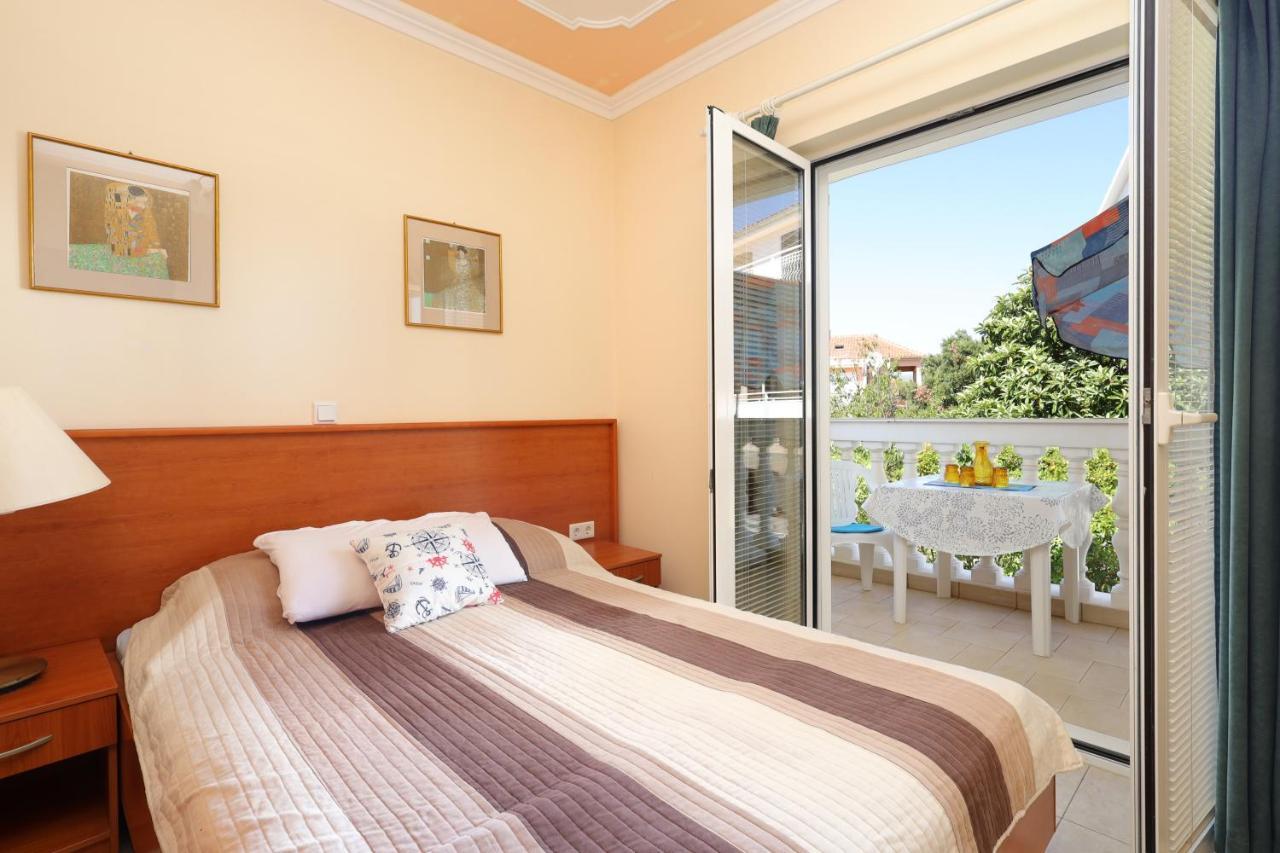 Family Friendly Seaside Apartments Brodarica, Sibenik - 15270 Extérieur photo