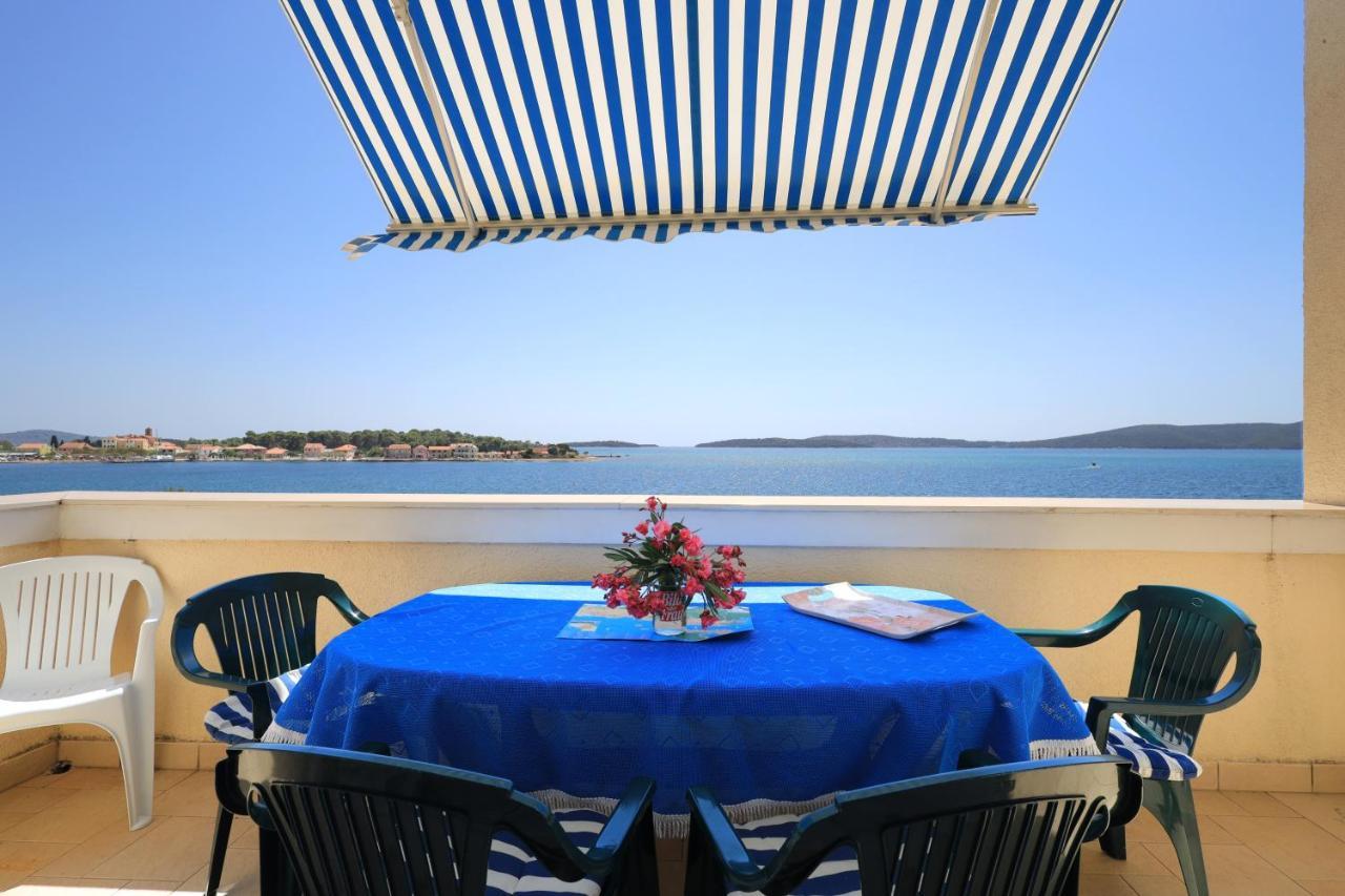 Family Friendly Seaside Apartments Brodarica, Sibenik - 15270 Extérieur photo