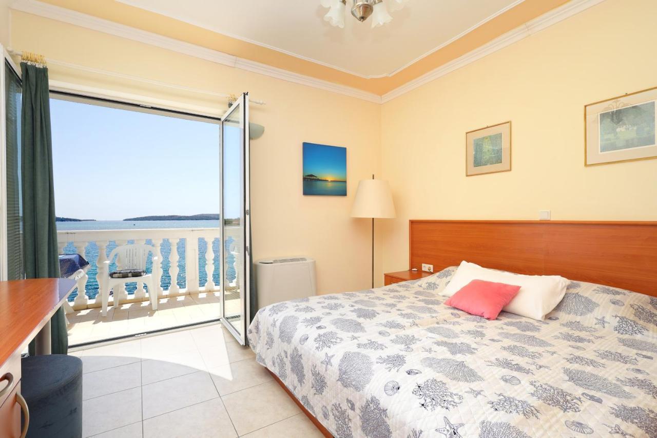 Family Friendly Seaside Apartments Brodarica, Sibenik - 15270 Extérieur photo