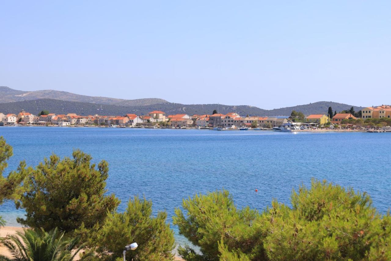 Family Friendly Seaside Apartments Brodarica, Sibenik - 15270 Extérieur photo