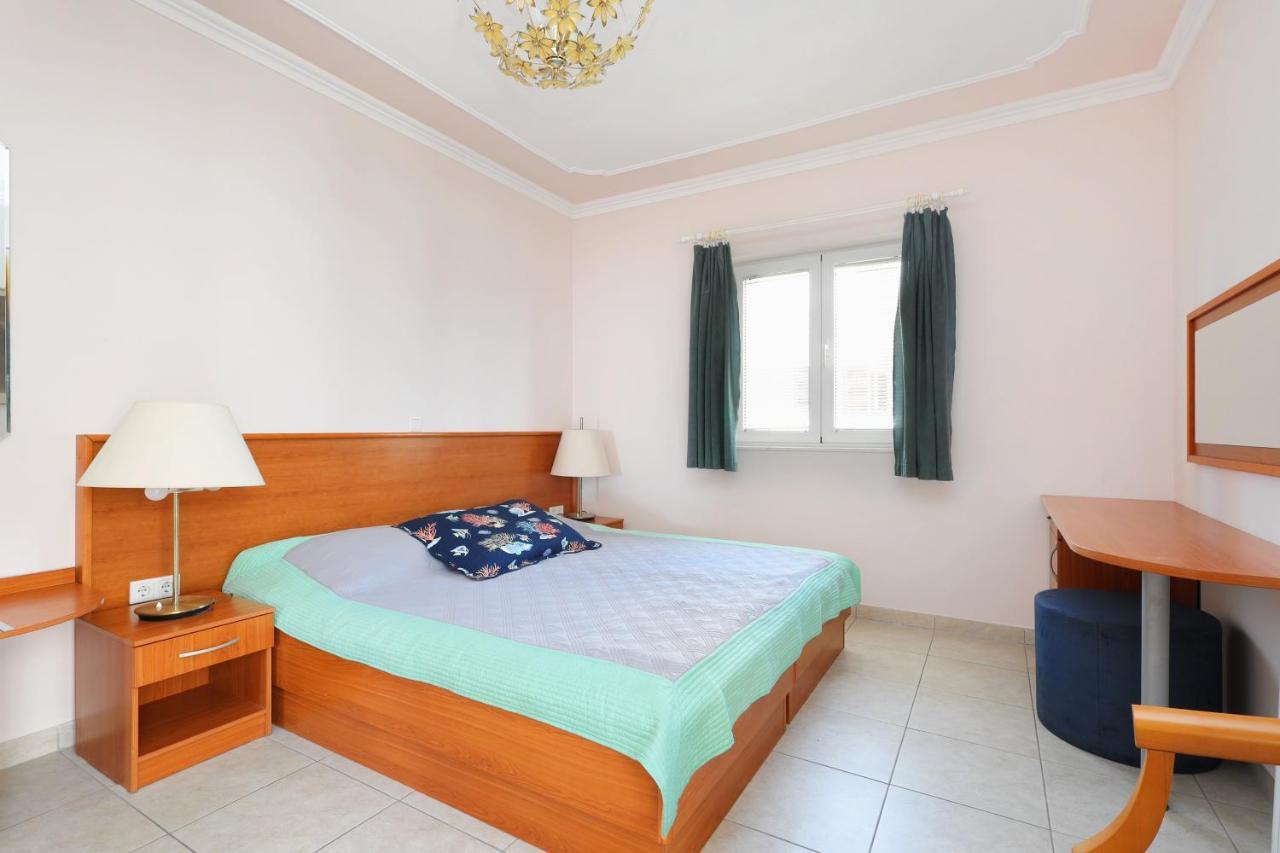 Family Friendly Seaside Apartments Brodarica, Sibenik - 15270 Extérieur photo
