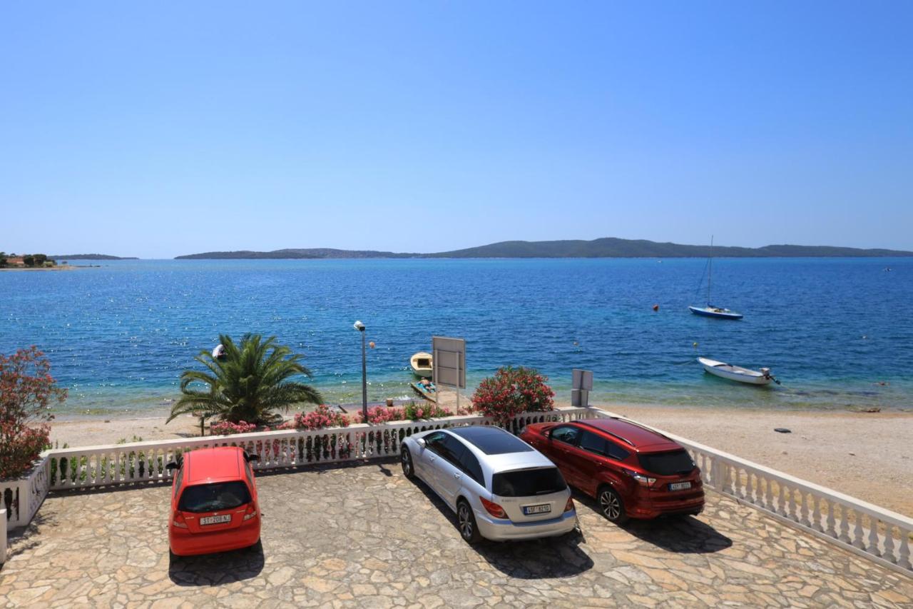 Family Friendly Seaside Apartments Brodarica, Sibenik - 15270 Extérieur photo