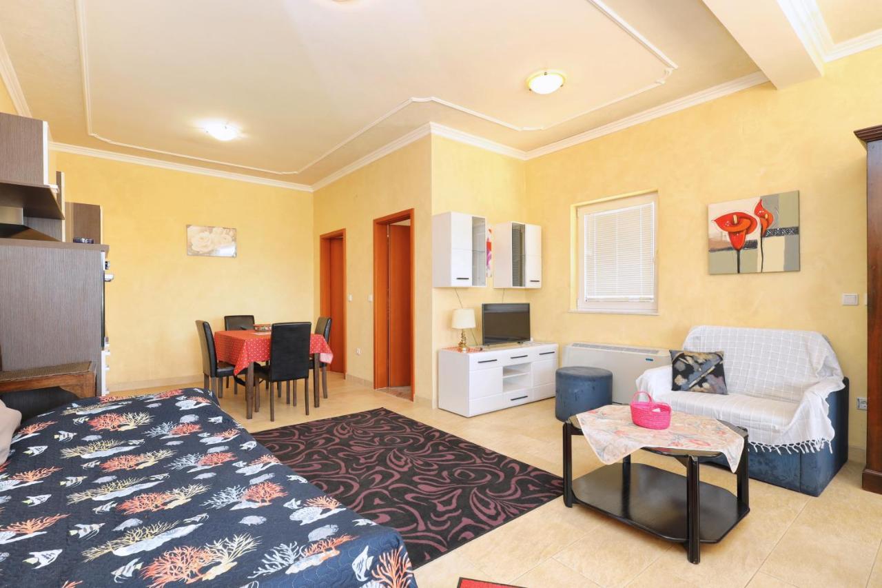 Family Friendly Seaside Apartments Brodarica, Sibenik - 15270 Extérieur photo