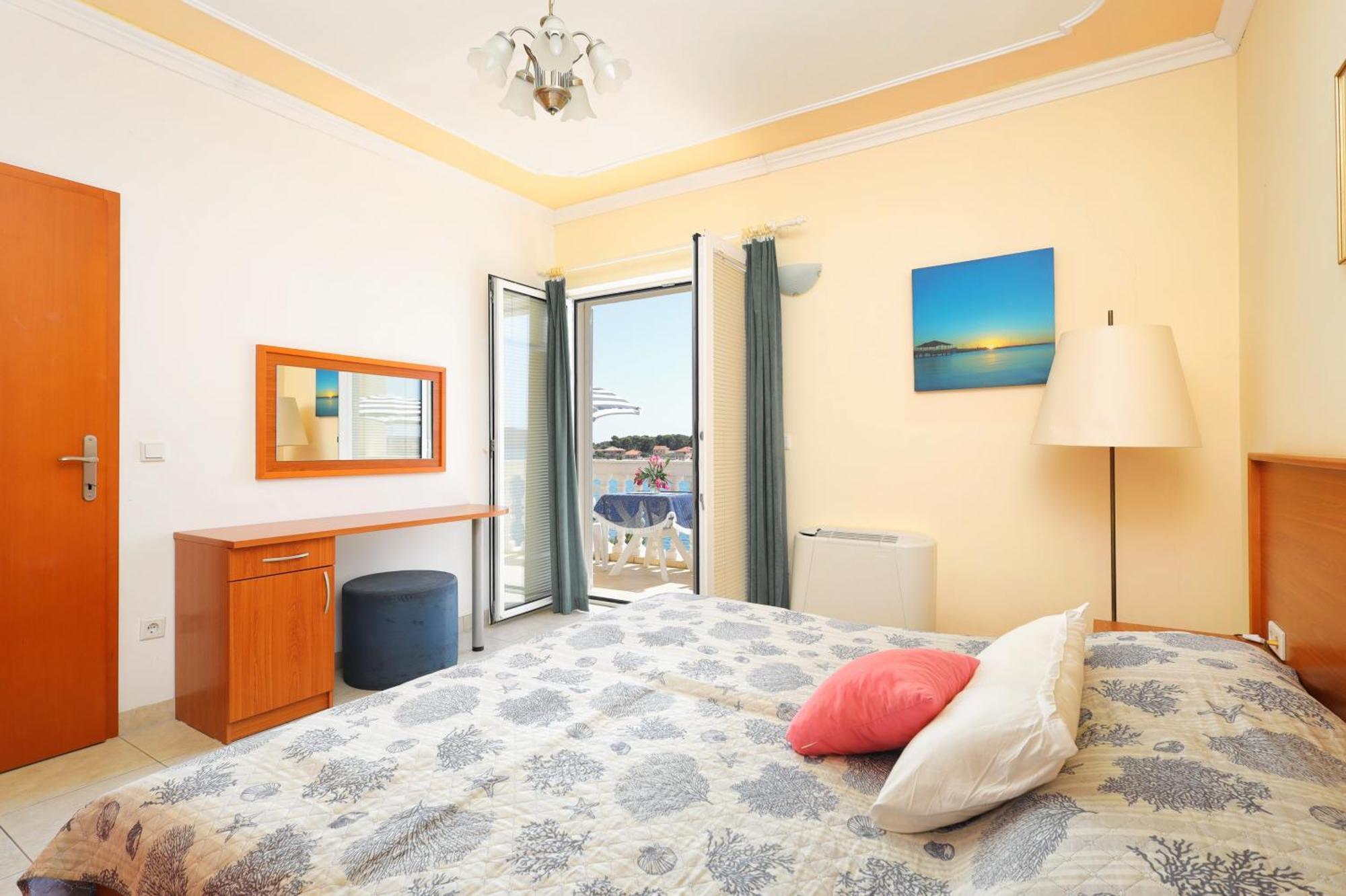 Family Friendly Seaside Apartments Brodarica, Sibenik - 15270 Chambre photo